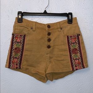Summer Shorts w/ multiple Button Closure